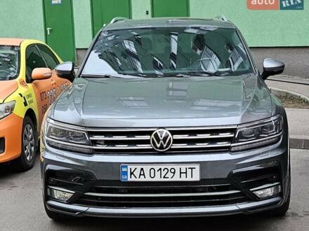 Серый Фольксваген Тигуан, объемом двигателя 1.98 л и пробегом 135 тыс. км за 21000 $, фото 1 на Automoto.ua