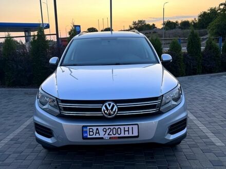 Фольксваген Тигуан 2018 в Новоукраинке на Automoto.ua Серый Фольксваген Тигуан, объемом двигателя 2 л и пробегом 212 тыс. км за 13800 $, фото 1 на Automoto.ua