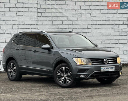 Серый Фольксваген Тигуан, объемом двигателя 2 л и пробегом 187 тыс. км за 18500 $, фото 1 на Automoto.ua