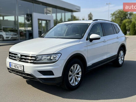 Серый Фольксваген Тигуан, объемом двигателя 2 л и пробегом 176 тыс. км за 19400 $, фото 1 на Automoto.ua