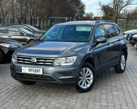 Серый Фольксваген Тигуан, объемом двигателя 2 л и пробегом 129 тыс. км за 17450 $, фото 1 на Automoto.ua