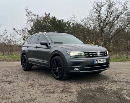 Серый Фольксваген Тигуан, объемом двигателя 2 л и пробегом 160 тыс. км за 30900 $, фото 1 на Automoto.ua