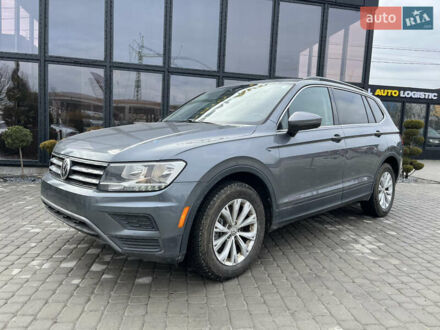 Серый Фольксваген Тигуан, объемом двигателя 2 л и пробегом 165 тыс. км за 13700 $, фото 1 на Automoto.ua