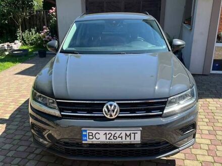 Серый Фольксваген Тигуан, объемом двигателя 1.97 л и пробегом 204 тыс. км за 22800 $, фото 1 на Automoto.ua