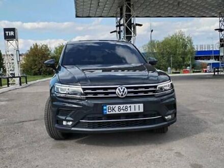 Фольксваген Тигуан 2019 в Ровно на Automoto.ua Серый Фольксваген Тигуан, объемом двигателя 1.98 л и пробегом 93 тыс. км за 29999 $, фото 1 на Automoto.ua