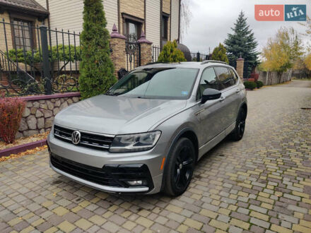 Серый Фольксваген Тигуан, объемом двигателя 2 л и пробегом 298 тыс. км за 17500 $, фото 1 на Automoto.ua