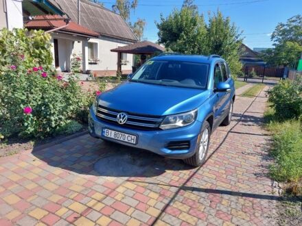 Сірий Фольксваген Тігуан, об'ємом двигуна 2 л та пробігом 143 тис. км за 12700 $, фото 1 на Automoto.ua