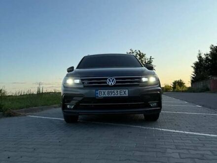 Серый Фольксваген Тигуан, объемом двигателя 1.98 л и пробегом 125 тыс. км за 24200 $, фото 1 на Automoto.ua