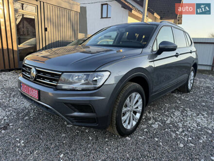 Серый Фольксваген Тигуан, объемом двигателя 2 л и пробегом 121 тыс. км за 16300 $, фото 1 на Automoto.ua