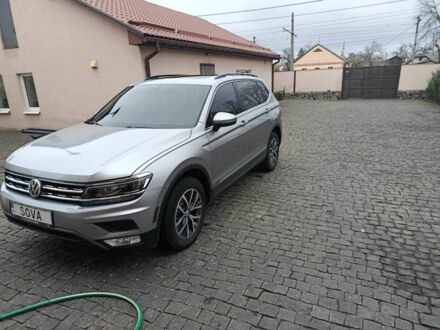 Сірий Фольксваген Тігуан, об'ємом двигуна 2 л та пробігом 109 тис. км за 21000 $, фото 1 на Automoto.ua