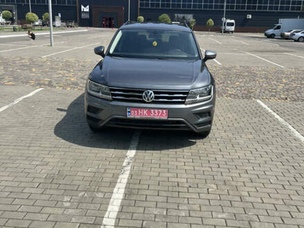 Сірий Фольксваген Тігуан, об'ємом двигуна 0 л та пробігом 189 тис. км за 16800 $, фото 1 на Automoto.ua