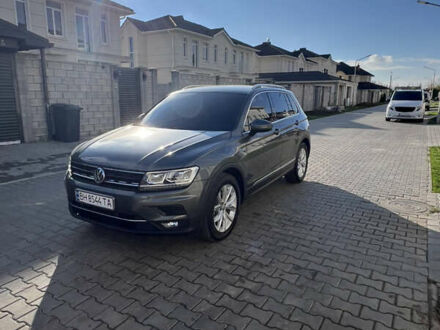 Серый Фольксваген Тигуан, объемом двигателя 1.98 л и пробегом 70 тыс. км за 26000 $, фото 1 на Automoto.ua