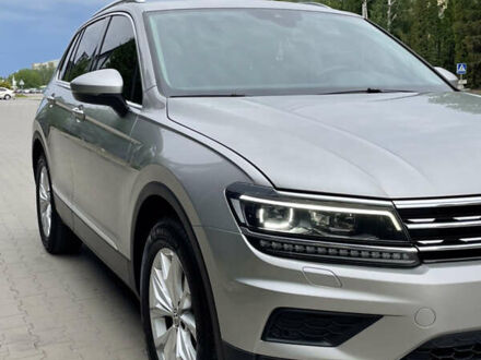 Фольксваген Тігуан 2019 у Белой Церкве на Automoto.ua Сірий Фольксваген Тігуан, об'ємом двигуна 2 л та пробігом 60 тис. км за 31500 $, фото 1 на Automoto.ua