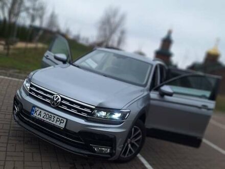 Серый Фольксваген Тигуан, объемом двигателя 1.98 л и пробегом 112 тыс. км за 17950 $, фото 1 на Automoto.ua