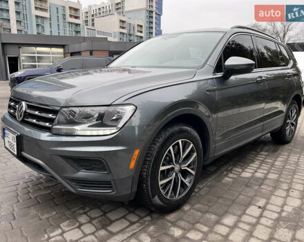 Сірий Фольксваген Тігуан, об'ємом двигуна 1.98 л та пробігом 128 тис. км за 21500 $, фото 1 на Automoto.ua