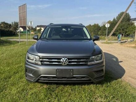 Серый Фольксваген Тигуан, объемом двигателя 1.98 л и пробегом 136 тыс. км за 17250 $, фото 1 на Automoto.ua