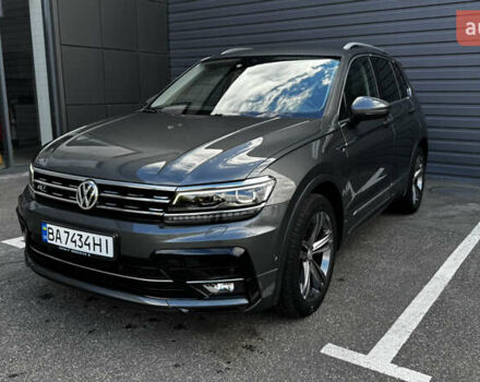 Сірий Фольксваген Тігуан, об'ємом двигуна 1.98 л та пробігом 76 тис. км за 30500 $, фото 1 на Automoto.ua