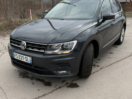 Фольксваген Тигуан 2020 в Виннице на Automoto.ua Серый Фольксваген Тигуан, объемом двигателя 2 л и пробегом 180 тыс. км за 25500 $, фото 1 на Automoto.ua
