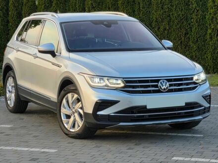 Серый Фольксваген Тигуан, объемом двигателя 2 л и пробегом 43 тыс. км за 14500 $, фото 1 на Automoto.ua