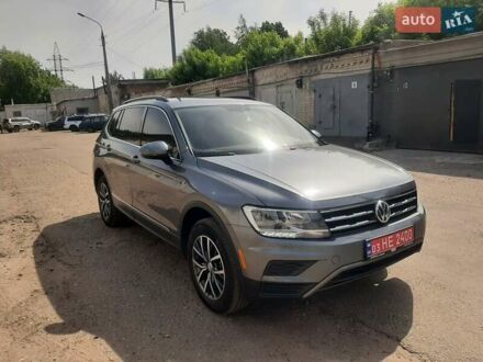 Фольксваген Тигуан 2020 в Сумах на Automoto.ua Серый Фольксваген Тигуан, объемом двигателя 2 л и пробегом 150 тыс. км за 19500 $, фото 1 на Automoto.ua