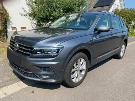 Сірий Фольксваген Тігуан, об'ємом двигуна 2 л та пробігом 33 тис. км за 18000 $, фото 1 на Automoto.ua