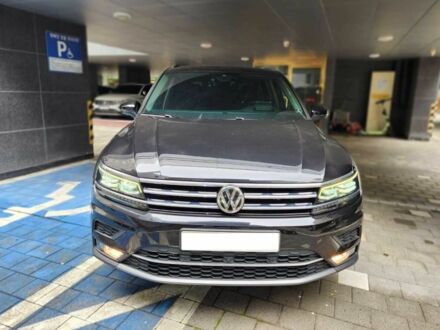 Сірий Фольксваген Тігуан, об'ємом двигуна 2 л та пробігом 69 тис. км за 13991 $, фото 1 на Automoto.ua