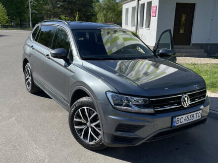 Фольксваген Тигуан 2020 в Новояворовск на Automoto.ua Серый Фольксваген Тигуан, объемом двигателя 1.98 л и пробегом 85 тыс. км за 17500 $, фото 1 на Automoto.ua