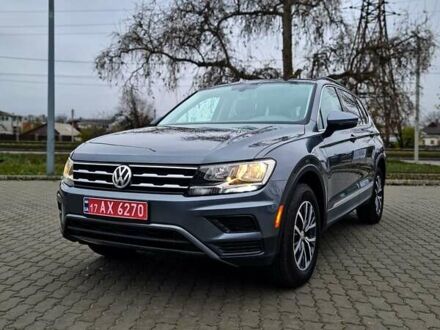Серый Фольксваген Тигуан, объемом двигателя 2 л и пробегом 122 тыс. км за 20500 $, фото 1 на Automoto.ua