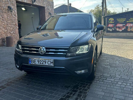 Сірий Фольксваген Тігуан, об'ємом двигуна 1.98 л та пробігом 68 тис. км за 17000 $, фото 1 на Automoto.ua