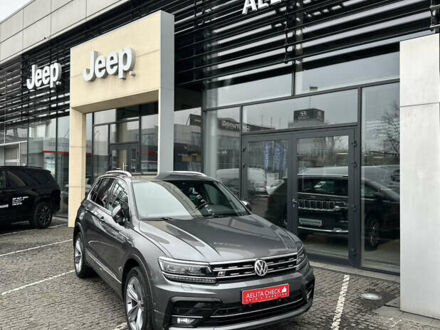 Серый Фольксваген Тигуан, объемом двигателя 1.97 л и пробегом 153 тыс. км за 27990 $, фото 1 на Automoto.ua