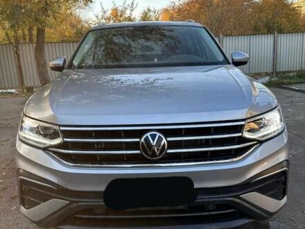 Серый Фольксваген Тигуан, объемом двигателя 2 л и пробегом 20 тыс. км за 13200 $, фото 1 на Automoto.ua