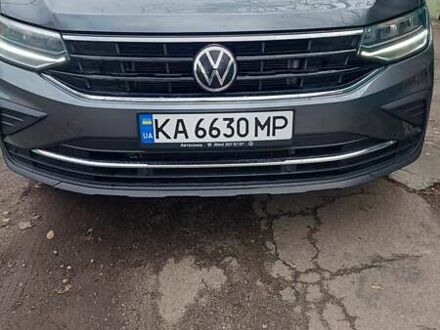 Фольксваген Тигуан 2021 в Киеве на Automoto.ua Серый Фольксваген Тигуан, объемом двигателя 1.98 л и пробегом 63 тыс. км за 25500 $, фото 1 на Automoto.ua