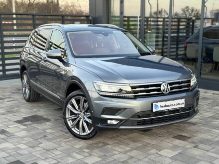 Серый Фольксваген Тигуан, объемом двигателя 2 л и пробегом 172 тыс. км за 33700 $, фото 1 на Automoto.ua