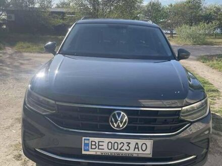 Серый Фольксваген Тигуан, объемом двигателя 1.98 л и пробегом 130 тыс. км за 27000 $, фото 1 на Automoto.ua