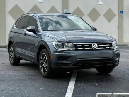 Серый Фольксваген Тигуан, объемом двигателя 2 л и пробегом 13 тыс. км за 10000 $, фото 1 на Automoto.ua
