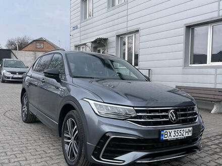 Фольксваген Тігуан 2021 у Хмельницькому на Automoto.ua Сірий Фольксваген Тігуан, об'ємом двигуна 2 л та пробігом 11 тис. км за 33500 $, фото 1 на Automoto.ua