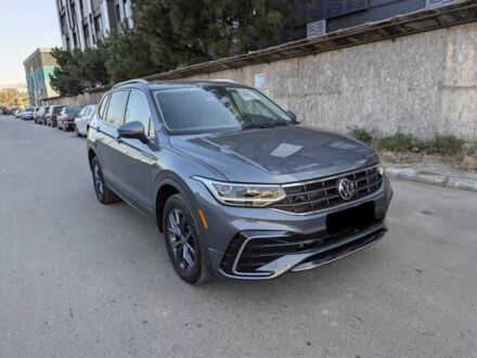 Фольксваген Тигуан 2022 в Киеве на Automoto.ua Серый Фольксваген Тигуан, объемом двигателя 2 л и пробегом 64 тыс. км за 19700 $, фото 1 на Automoto.ua