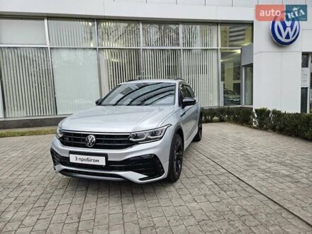 Фольксваген Тигуан 2022 в Киеве на Automoto.ua Серый Фольксваген Тигуан, объемом двигателя 1.98 л и пробегом 10 тыс. км за 39890 $, фото 1 на Automoto.ua
