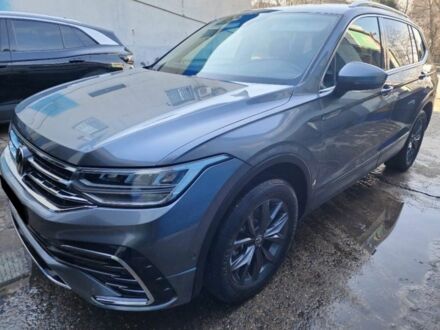 Сірий Фольксваген Тігуан, об'ємом двигуна 0 л та пробігом 46 тис. км за 13400 $, фото 1 на Automoto.ua