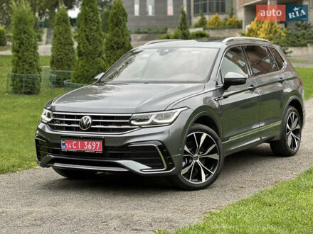Фольксваген Тігуан 2022 у Хмельницькому на Automoto.ua Сірий Фольксваген Тігуан, об'ємом двигуна 2 л та пробігом 21 тис. км за 29999 $, фото 1 на Automoto.ua