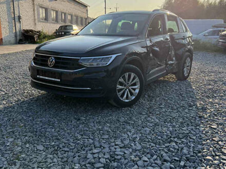 Сірий Фольксваген Тігуан, об'ємом двигуна 1.97 л та пробігом 22 тис. км за 18500 $, фото 1 на Automoto.ua