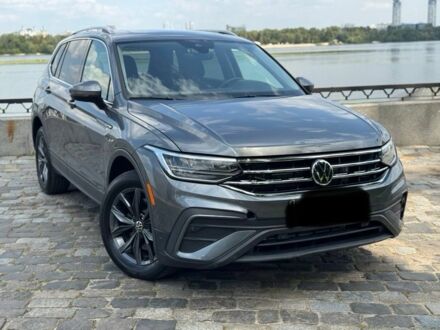 Серый Фольксваген Тигуан, объемом двигателя 2 л и пробегом 41 тыс. км за 19700 $, фото 1 на Automoto.ua