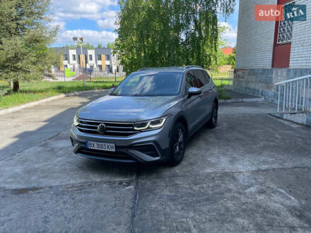 Фольксваген Тигуан 2023 в Нетешине на Automoto.ua Серый Фольксваген Тигуан, объемом двигателя 1.98 л и пробегом 15 тыс. км за 28900 $, фото 1 на Automoto.ua