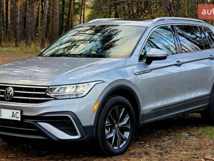Фольксваген Тигуан 2023 в Изюме на Automoto.ua Серый Фольксваген Тигуан, объемом двигателя 1.98 л и пробегом 26 тыс. км за 28999 $, фото 1 на Automoto.ua