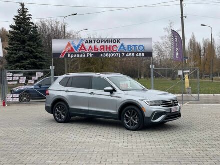 Сірий Фольксваген Тігуан, об'ємом двигуна 2 л та пробігом 27 тис. км за 25600 $, фото 1 на Automoto.ua