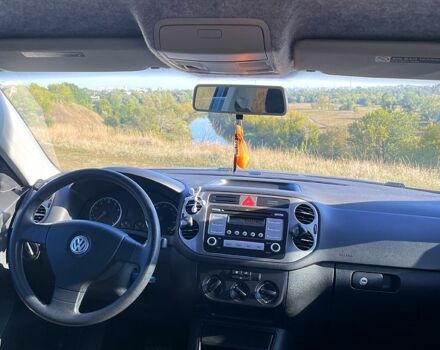 Синий Фольксваген Тигуан, объемом двигателя 2 л и пробегом 130 тыс. км за 9500 $, фото 9 на Automoto.ua