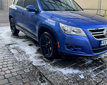 Синий Фольксваген Тигуан, объемом двигателя 2 л и пробегом 130 тыс. км за 9500 $, фото 1 на Automoto.ua
