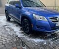 Синий Фольксваген Тигуан, объемом двигателя 2 л и пробегом 130 тыс. км за 9500 $, фото 1 на Automoto.ua