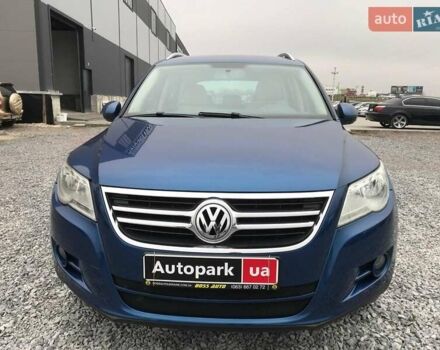 Синий Фольксваген Тигуан, объемом двигателя 2 л и пробегом 180 тыс. км за 9990 $, фото 1 на Automoto.ua