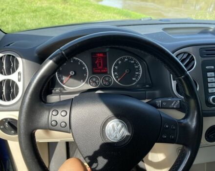 Синій Фольксваген Тігуан, об'ємом двигуна 2 л та пробігом 179 тис. км за 9800 $, фото 1 на Automoto.ua